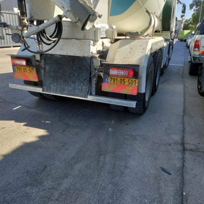 פגוש אחורי על ציר למשאית 488
