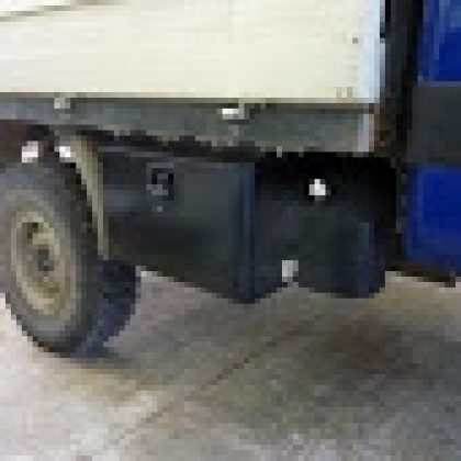 ארגז כלים ומיכל מים למשאית 146